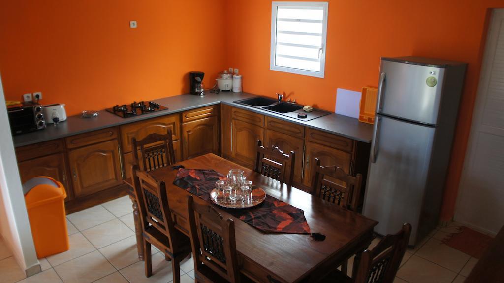 Les Bungalows Du Mont-Auban Sainte-Clotilde Habitación foto
