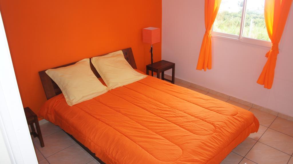 Les Bungalows Du Mont-Auban Sainte-Clotilde Habitación foto